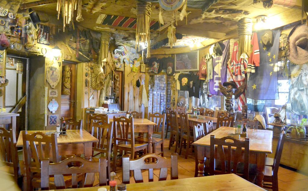 Restaurant A Penzion Steak Station Pardubice Kültér fotó