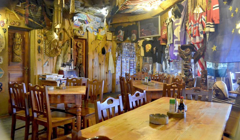 Restaurant A Penzion Steak Station Pardubice Kültér fotó