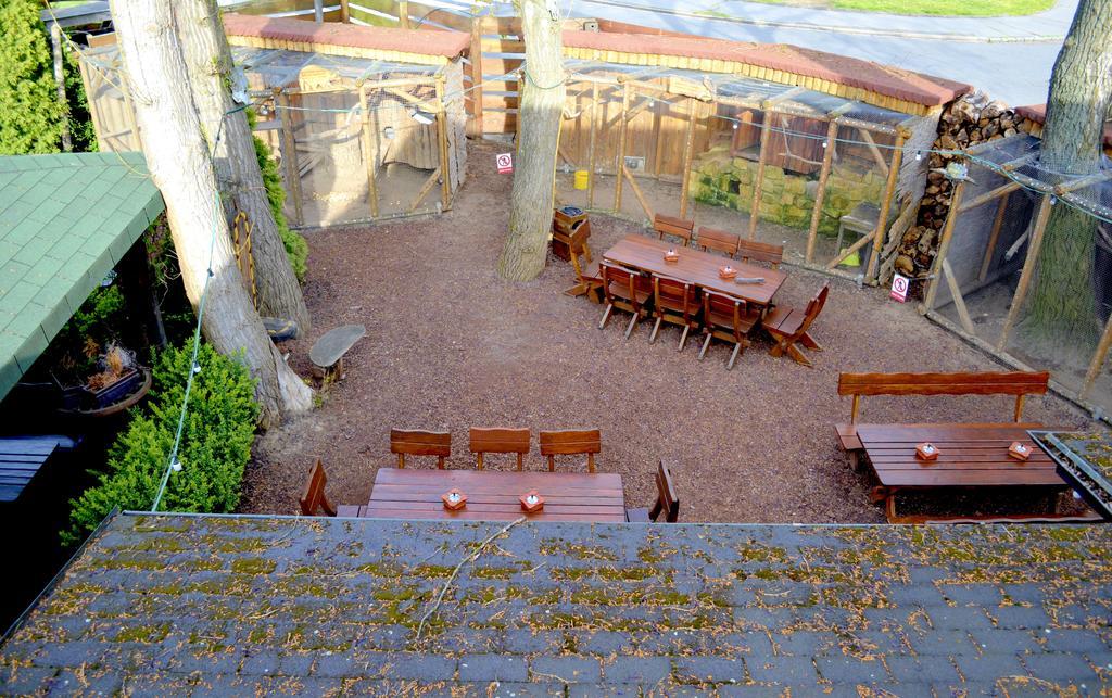 Restaurant A Penzion Steak Station Pardubice Kültér fotó